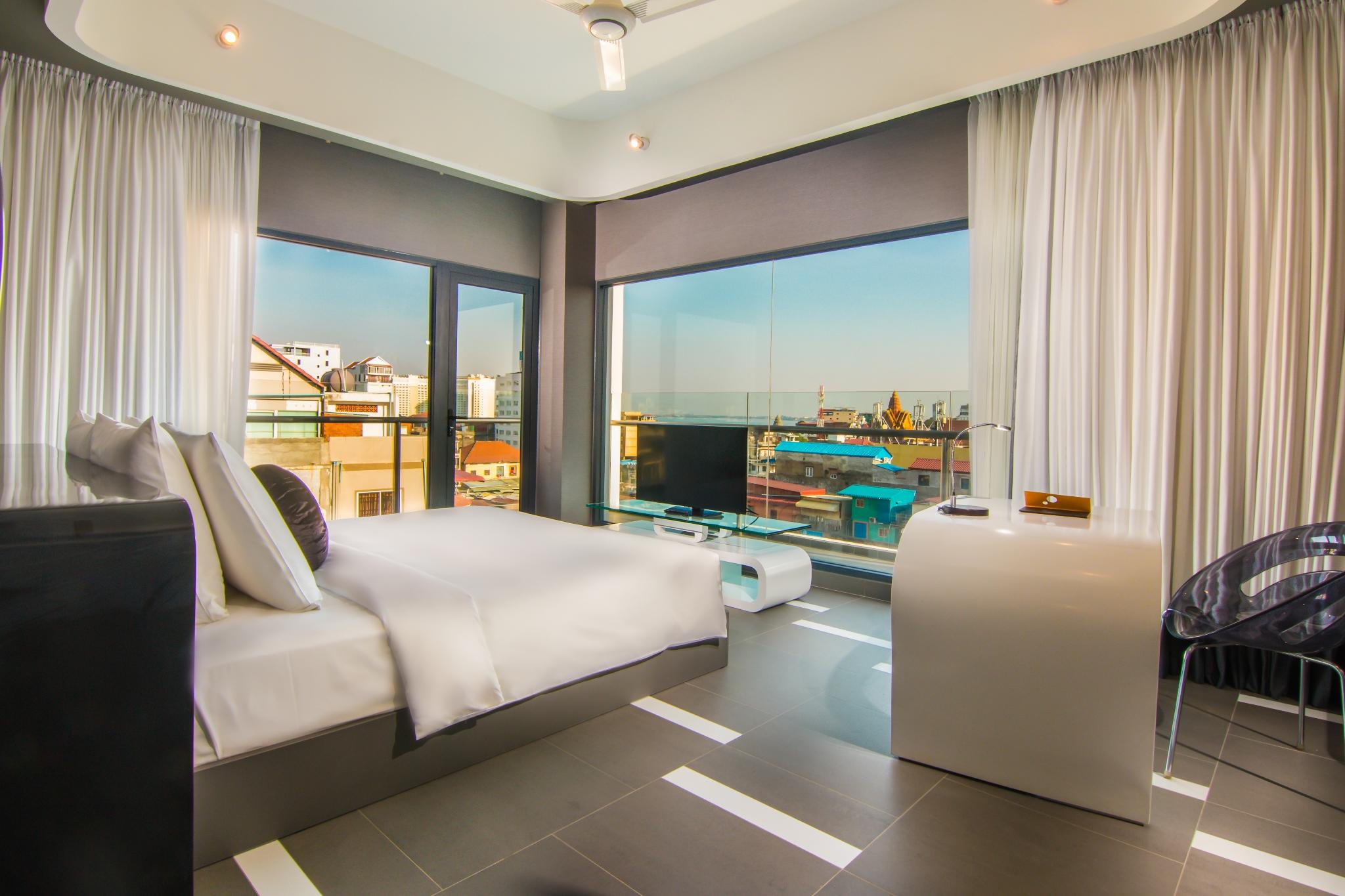 Sun & Moon, Urban Hotel Phnom Penh Esterno foto