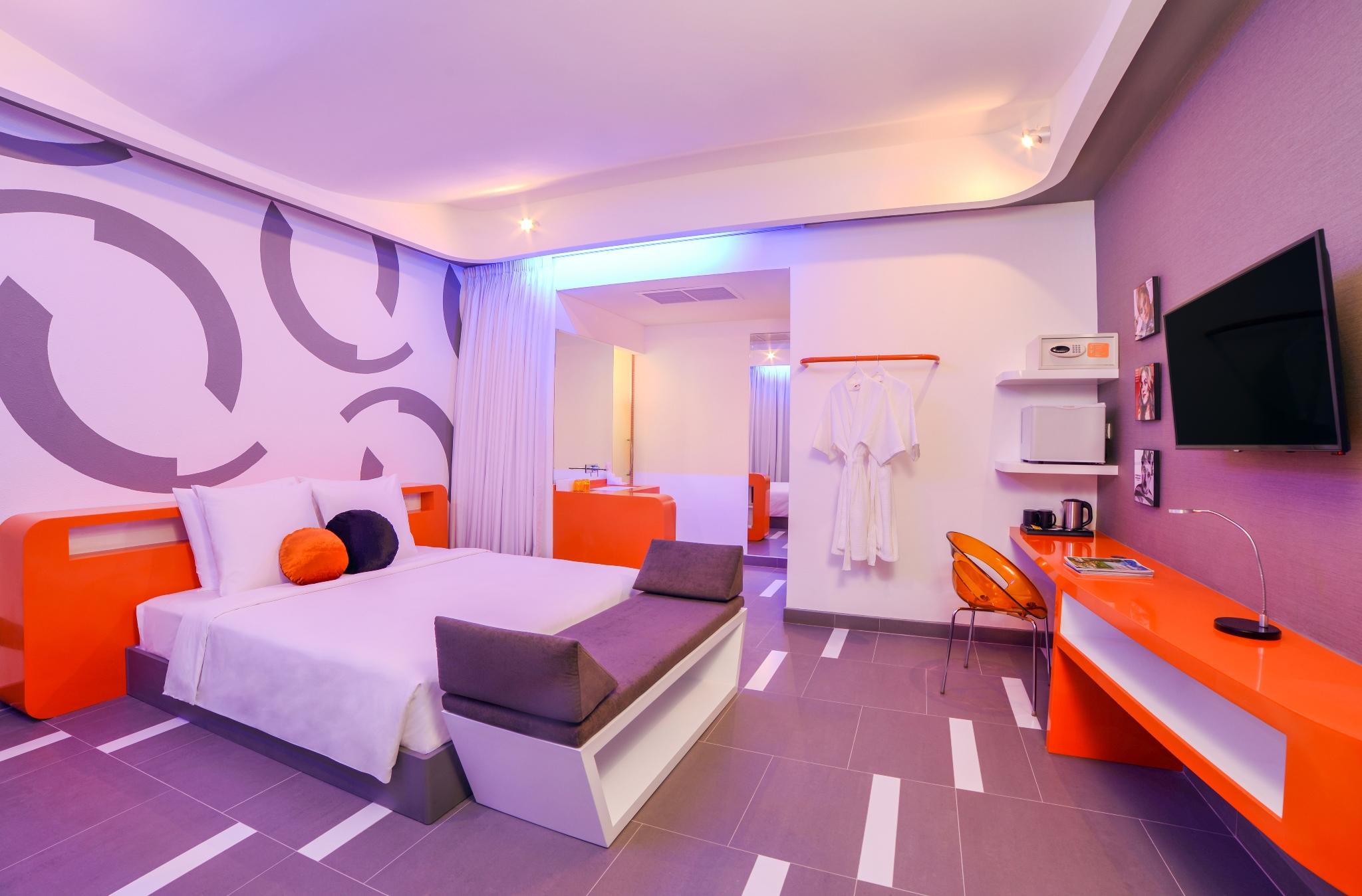 Sun & Moon, Urban Hotel Phnom Penh Esterno foto