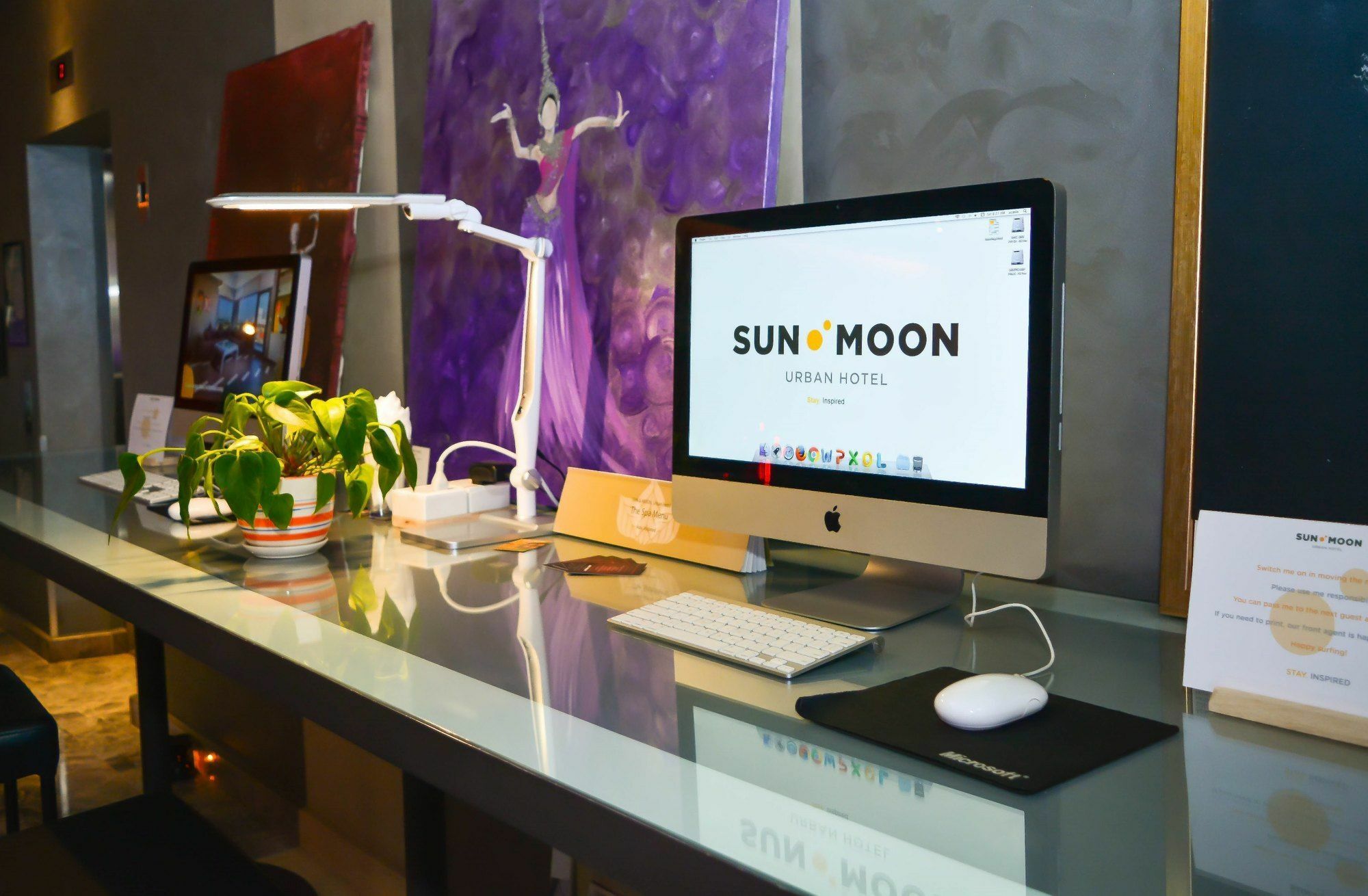 Sun & Moon, Urban Hotel Phnom Penh Esterno foto